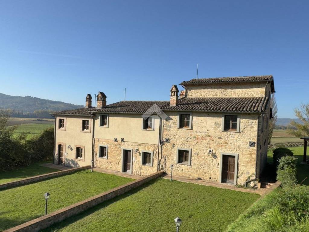 Rustico / casale a Città di castello in VOCABOLO PETTINARO, 1 - Foto 2