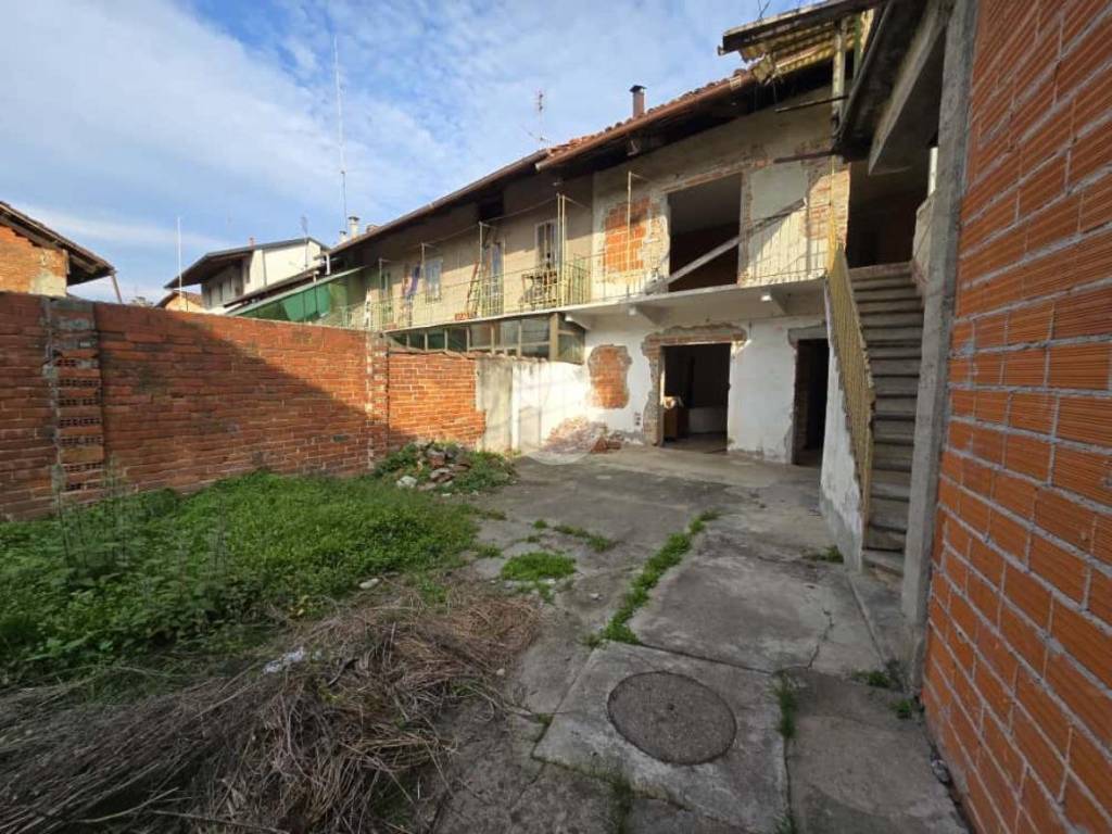 Casa indipendente a Montanaro in Via S. Martino, 2 - Foto 2