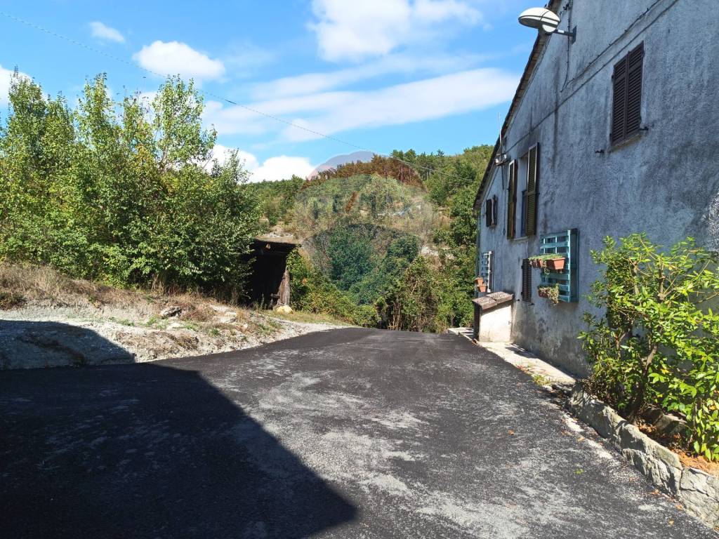 Appartamento a Dego in Strada Carpezzo - Foto 2