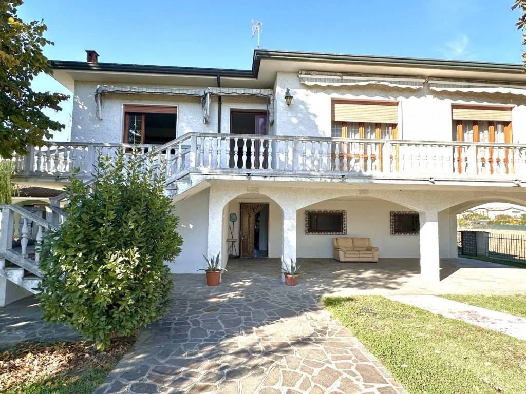 Villa a Stienta in Via Eridania, 2426 - Foto 3