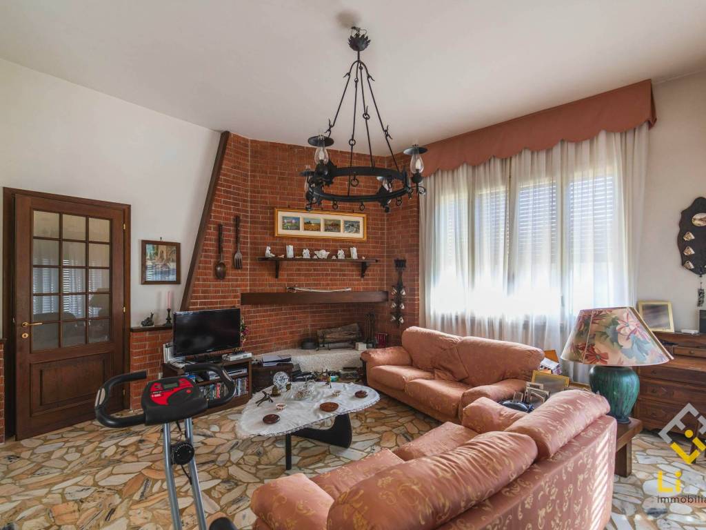 Villa a Galliate in Via Don Silvio Gallotti, 2 - Foto 5