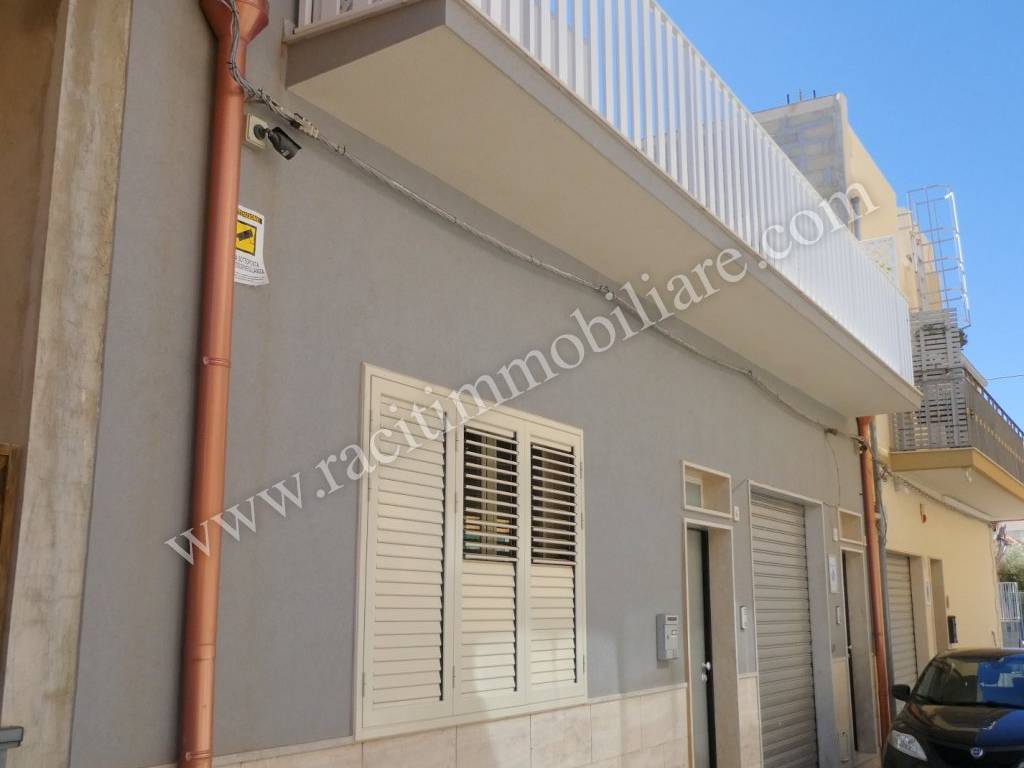 Casa indipendente a Pozzallo in Via Benedetto Giaceri - Foto 2