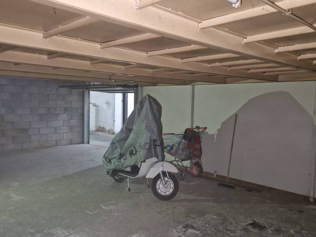 Box / garage a Avellino in Via Antonio Annarumma - Foto 4
