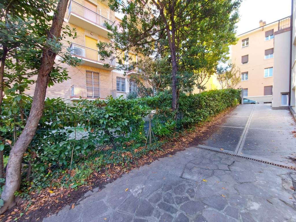 Box / garage a Bologna in Via Giampietro Zanotti, 16 - Foto 4