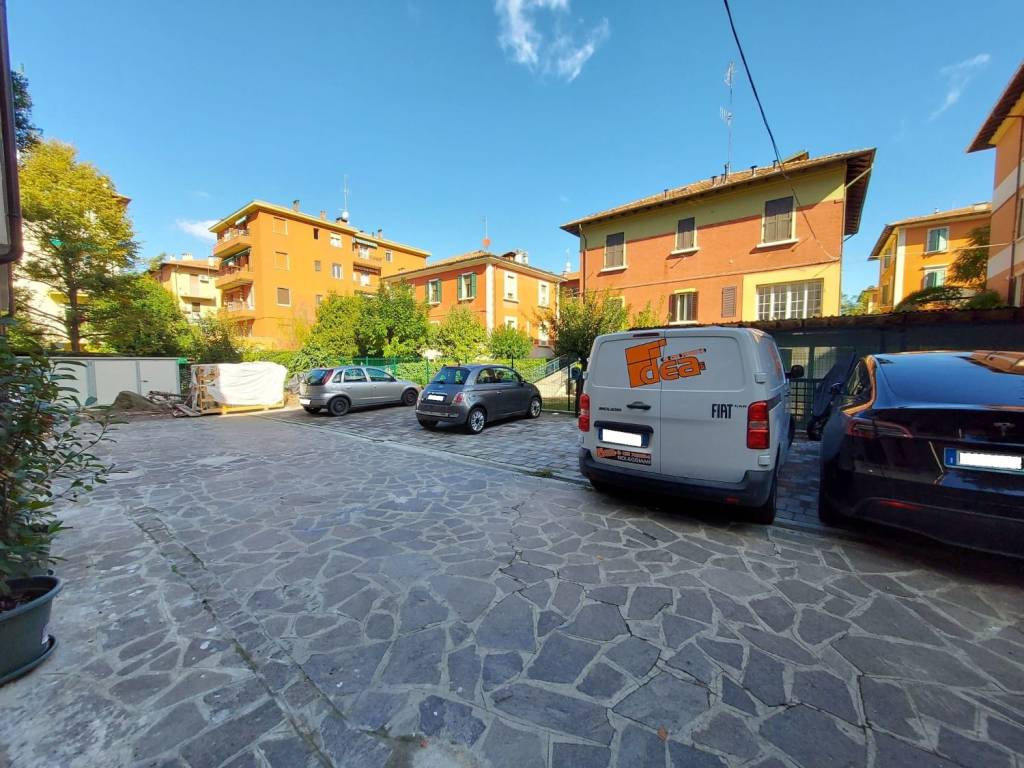 Box / garage a Bologna in Via Giampietro Zanotti, 16 - Foto 5