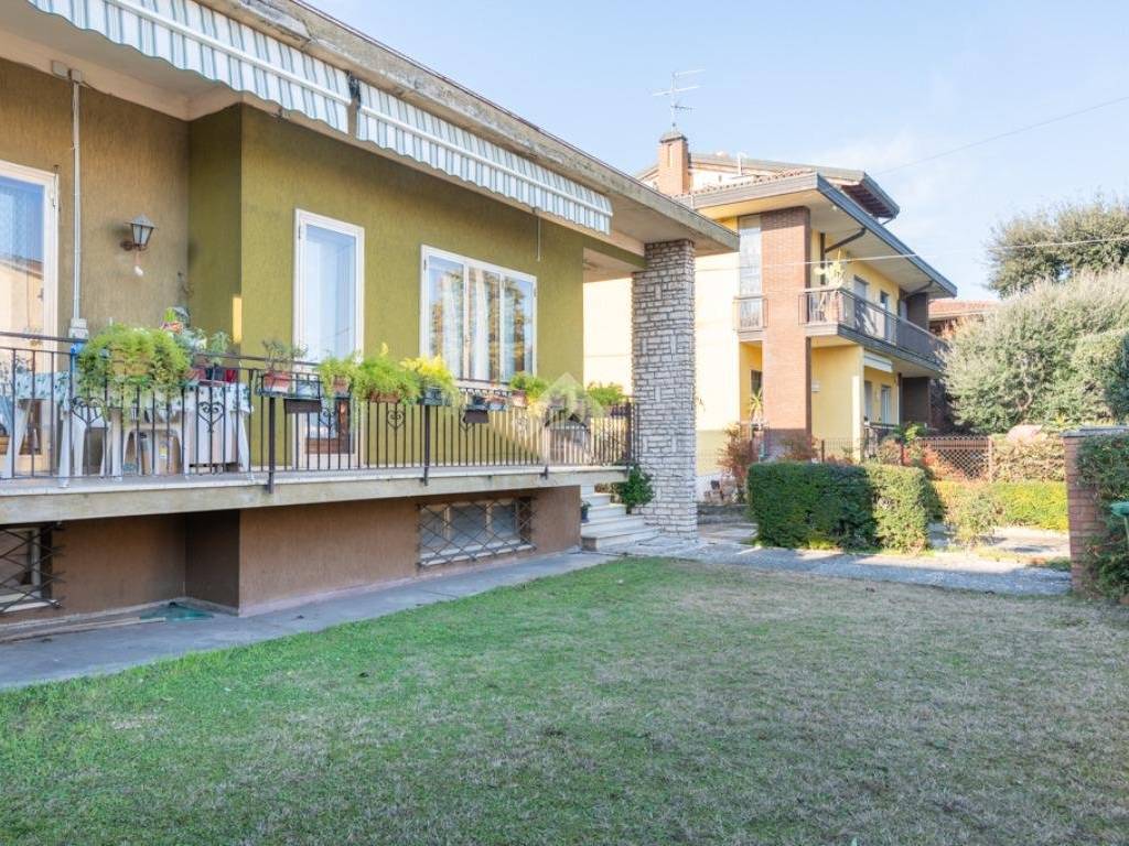 Villa a Villafranca di verona in Via dell'Esperanto, 10 - Foto 3