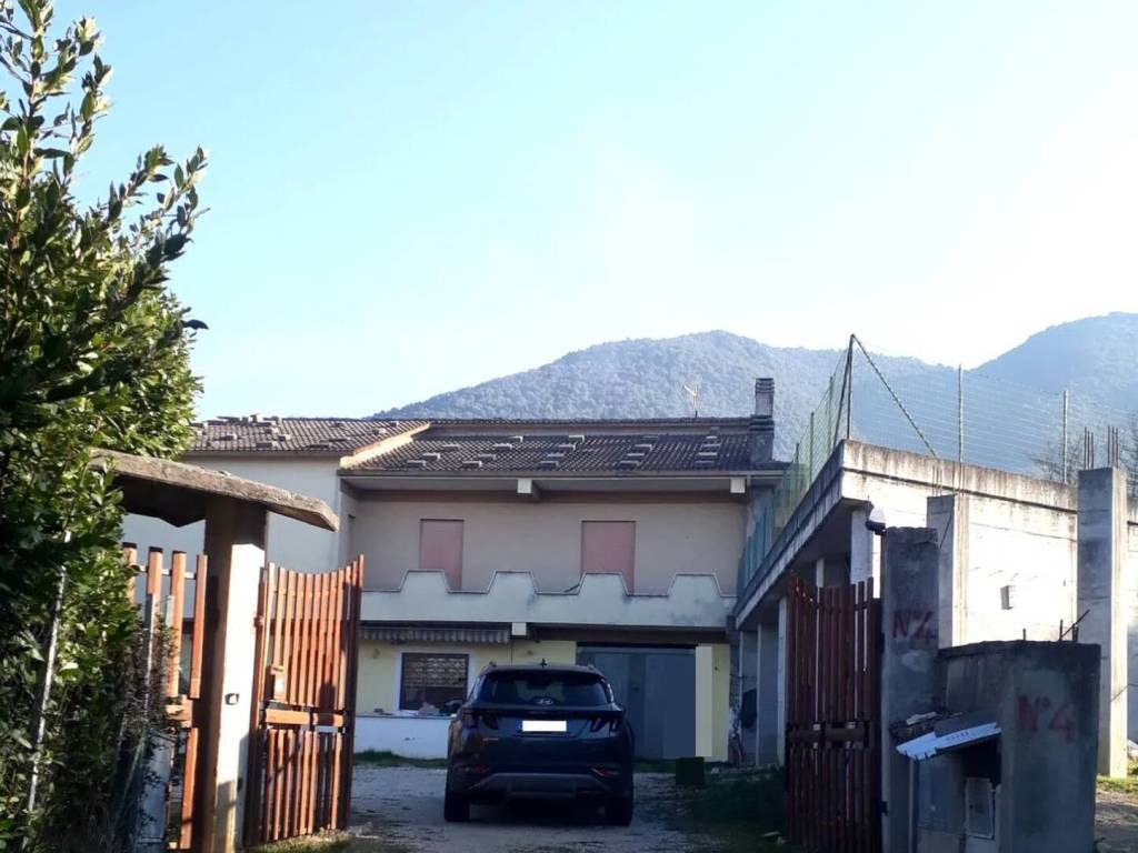 Villa a Alatri in Via Fontana Scurano, 47 - Foto 2