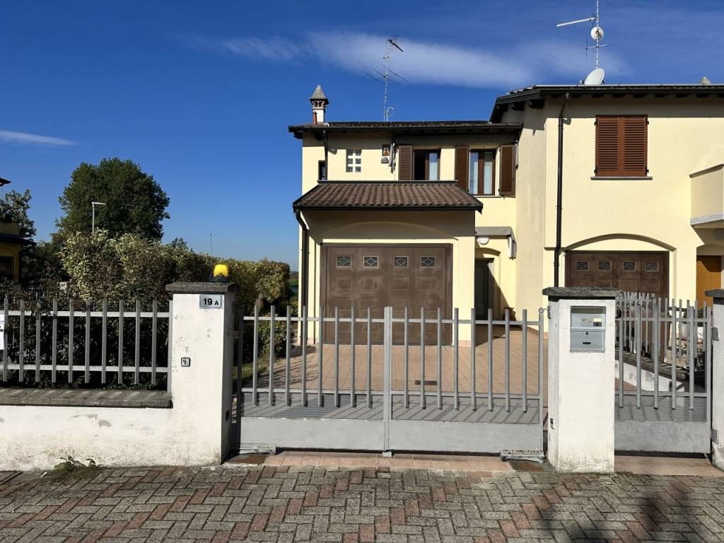 Villetta a schiera a Cremona in Via Mario Basiola, 19 - Foto 3