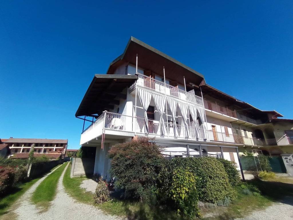 Casa indipendente a Bellinzago novarese in Via Pietro Mascagni, 10 - Foto 2