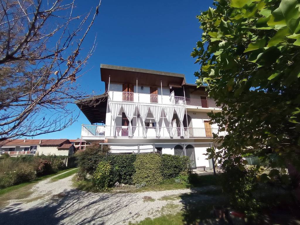 Casa indipendente a Bellinzago novarese in Via Pietro Mascagni, 10 - Foto 3