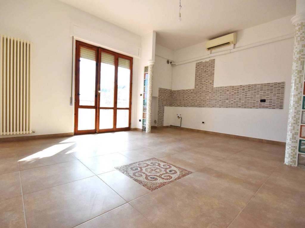 Appartamento a Chiaravalle in Via 25 Aprile - Foto 2