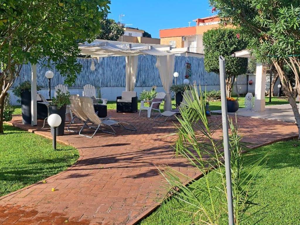 Villa a Terracina in Strada Provinciale Badino Vecchia - Foto 2