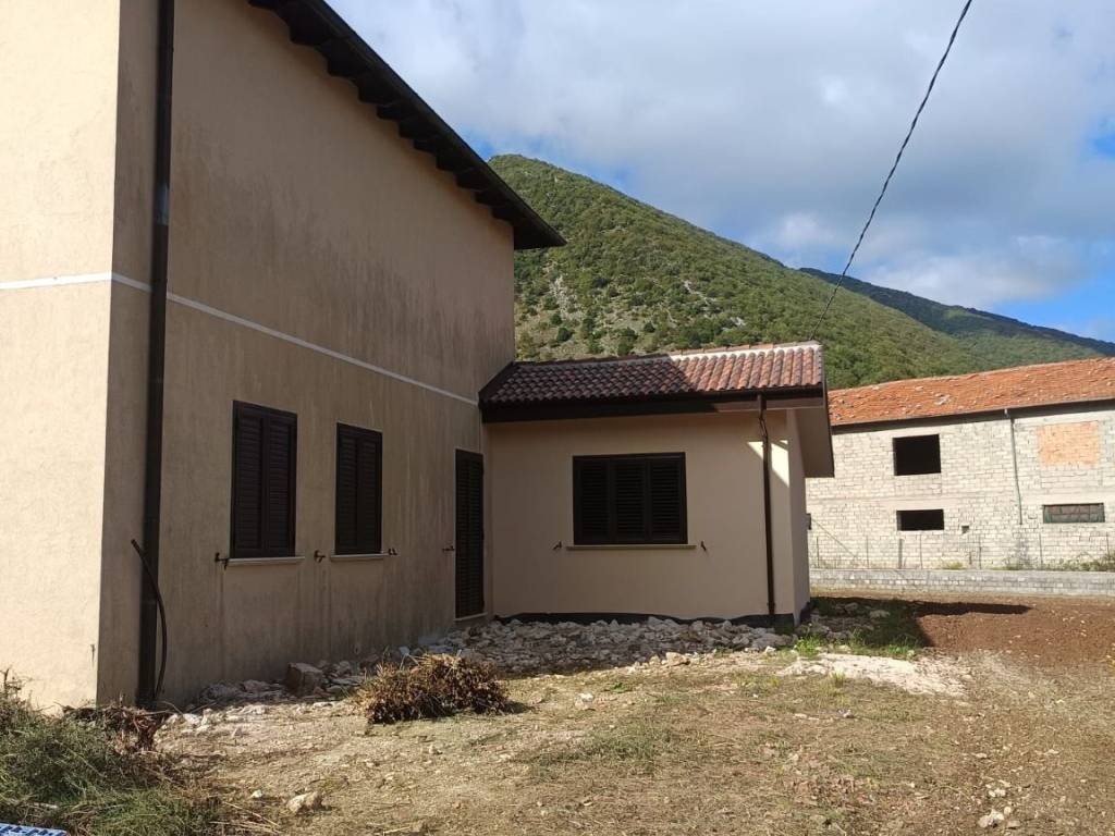 Villa a Capistrello in Via Salcito No Number - Foto 2