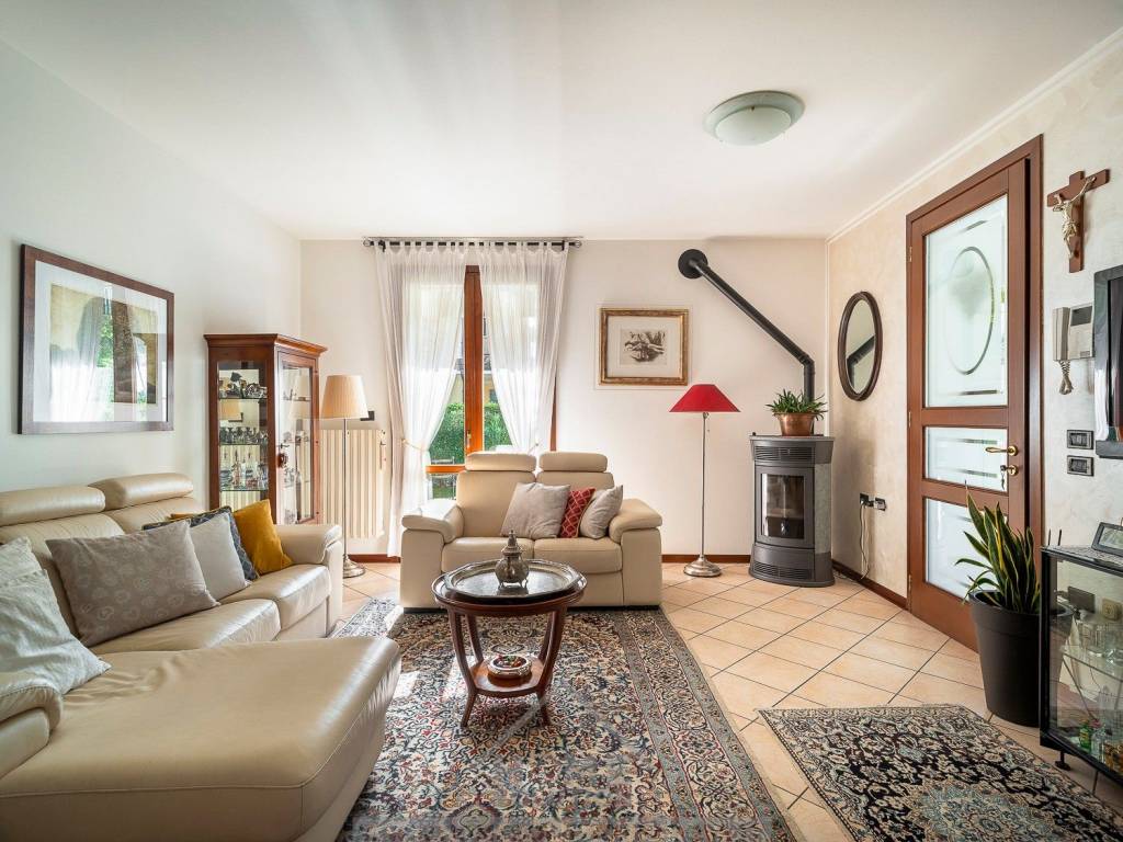 Villa a Due carrare in Viale Ugo Foscolo, 19 - Foto 4
