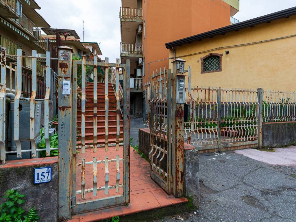 Appartamento a Aci catena in via San Nicolò, 157 - Foto 2