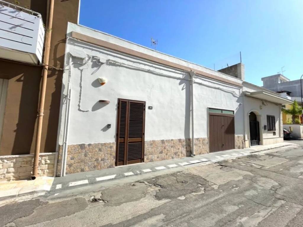 Villa a Trepuzzi in Via Michelangelo, 14 - Foto 2