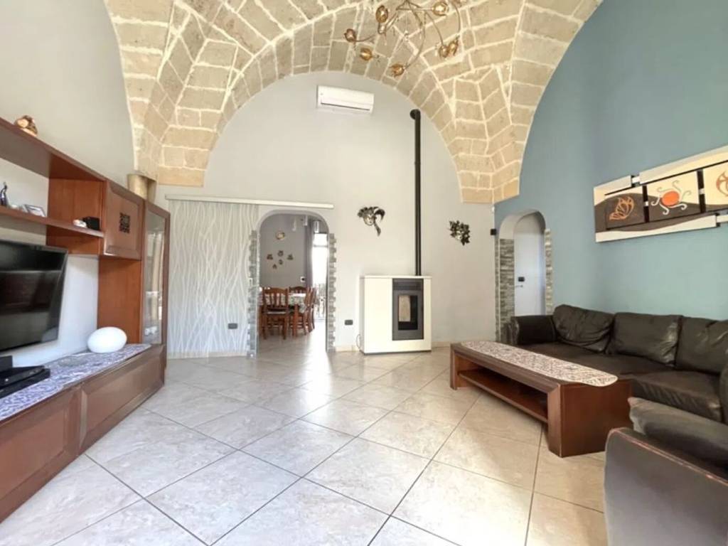 Villa a Trepuzzi in Via Michelangelo, 14 - Foto 4