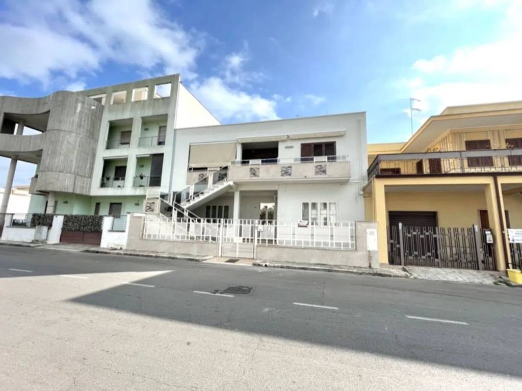 Villa a Campi salentina in Via Squinzano, 42 - Foto 2