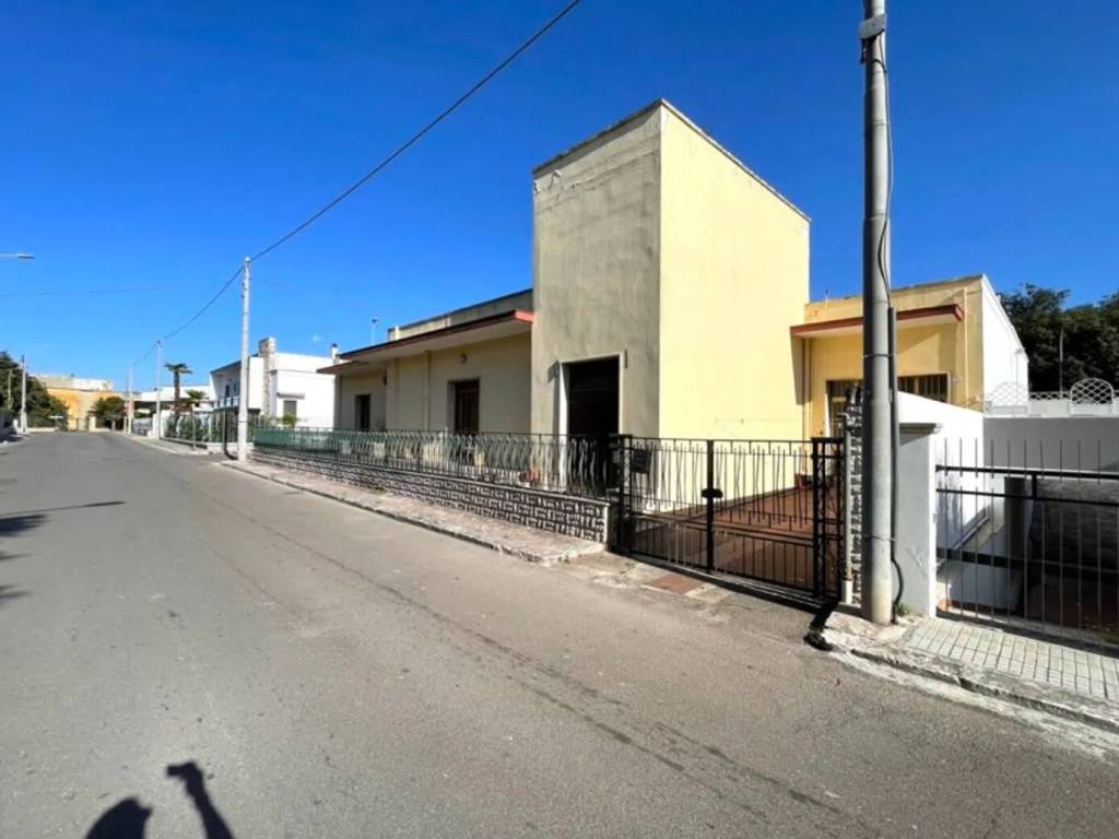 Villa a Trepuzzi in Via Vincenzo Bellini, 3 - Foto 4