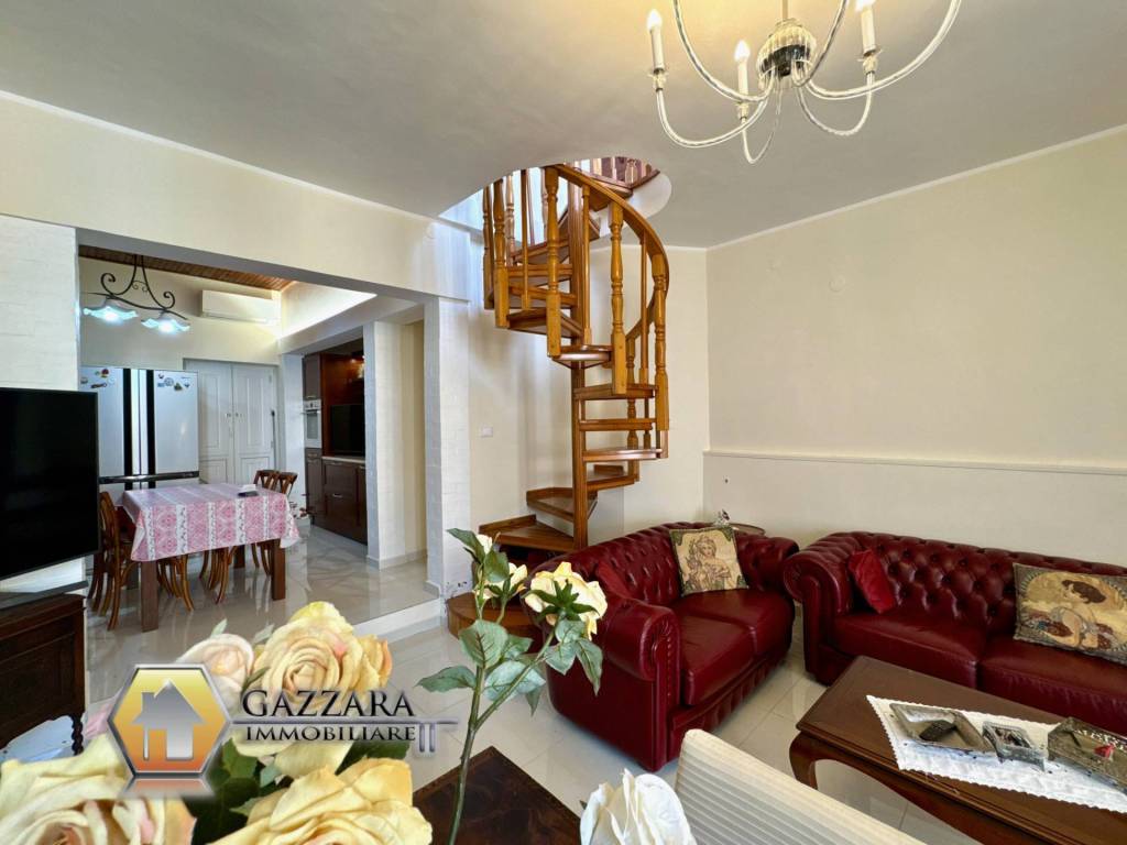 Casa indipendente a Canicattini bagni in Via Principessa Jolanda, 123 - Foto 2