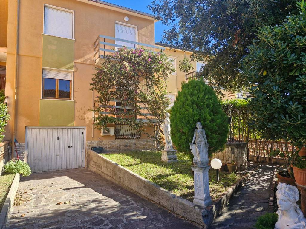 Appartamento a Campiglia marittima in Via Alcide De Gasperi - Foto 3