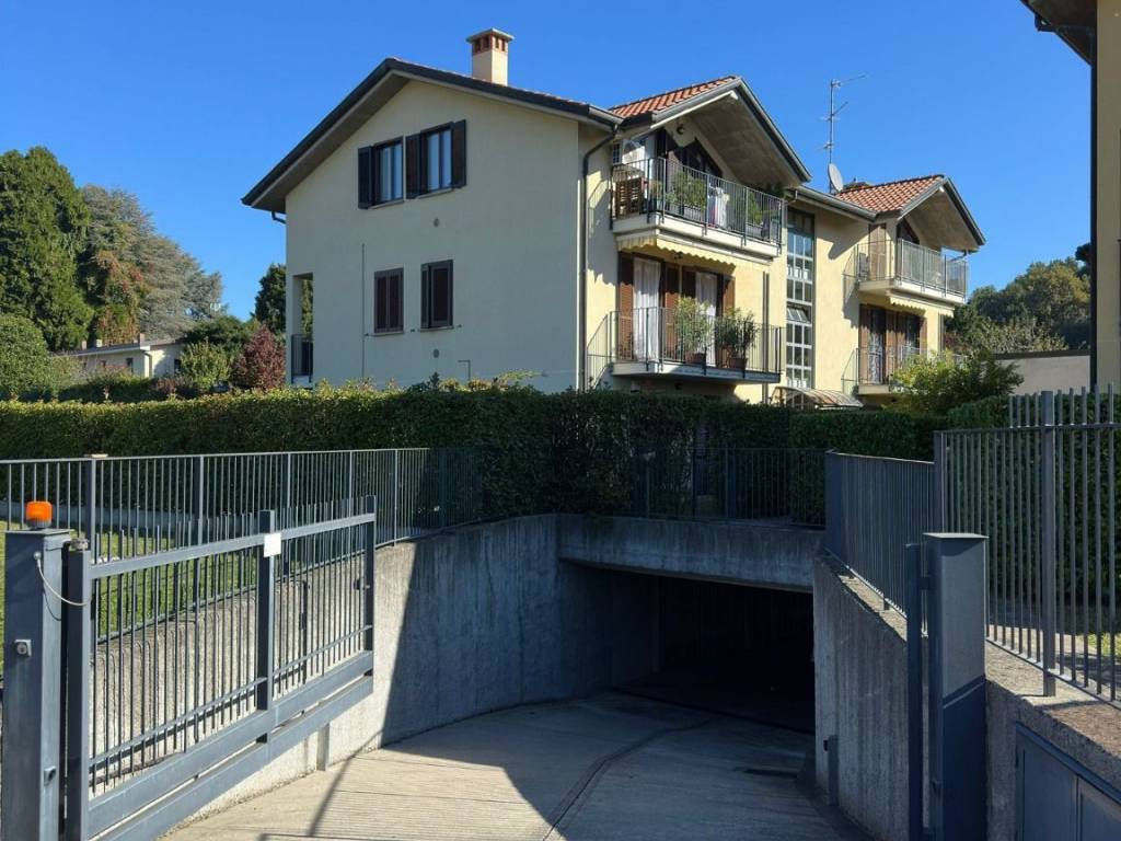 Appartamento a Robbiate in Via Monsignor E. Merlini, 14 - Foto 4