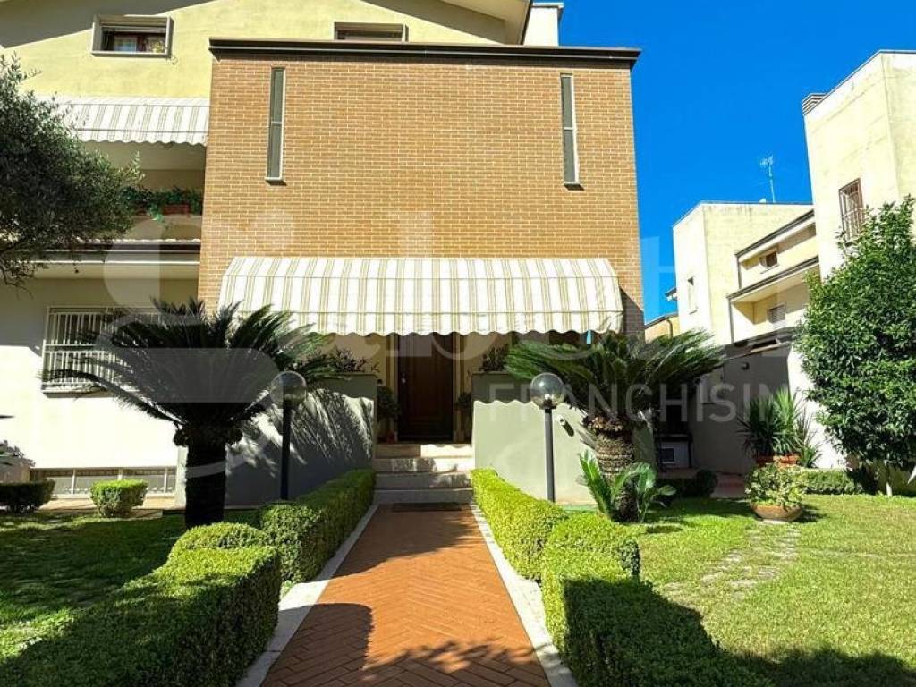 Villa a Lusciano in via Gandhi, 14 - Foto 2