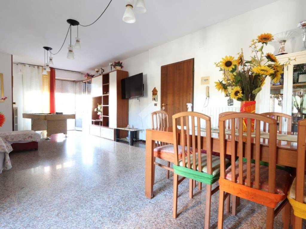 Appartamento a Martinsicuro in Via E. De Filippo, 8 - Foto 2