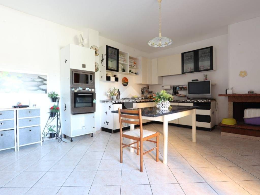 Appartamento a Martinsicuro in Via E. De Filippo, 8 - Foto 4