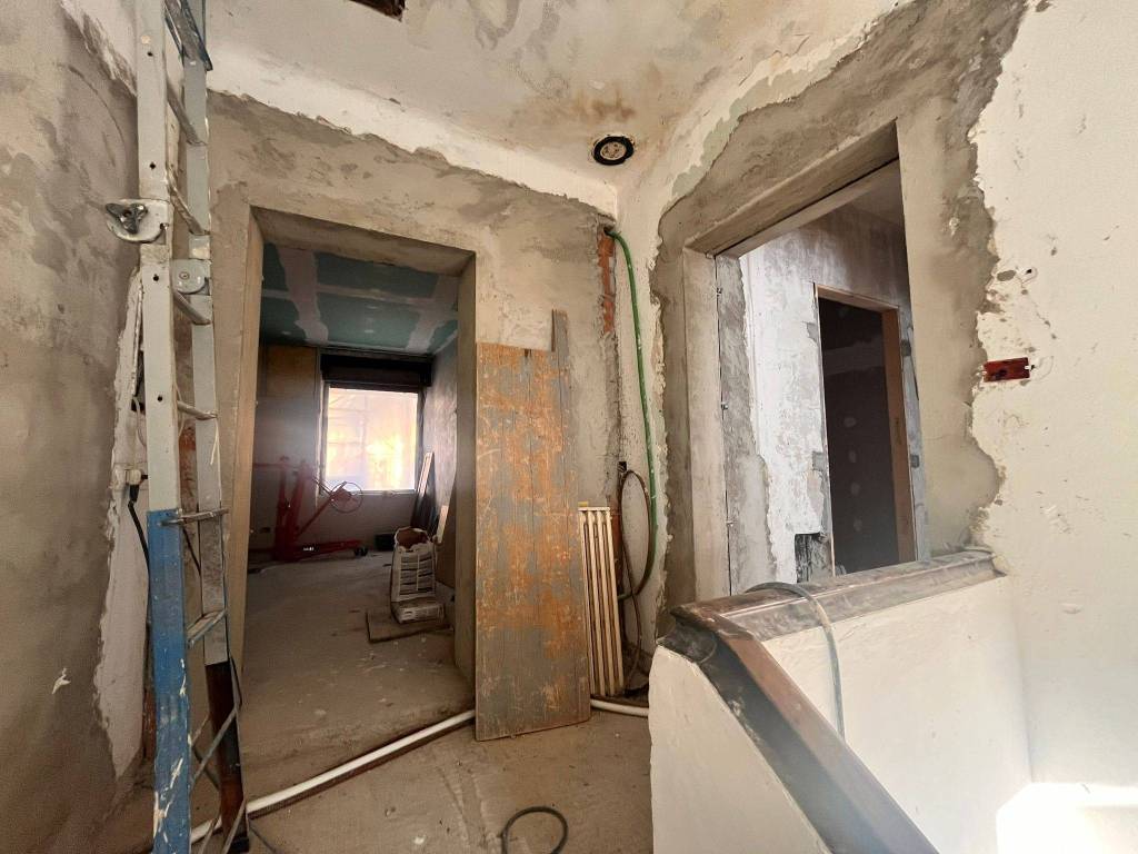 Appartamento a Carugo in Via Enrico Tazzoli, 13 - Foto 2
