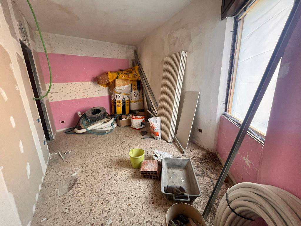 Appartamento a Carugo in Via Enrico Tazzoli, 13 - Foto 3