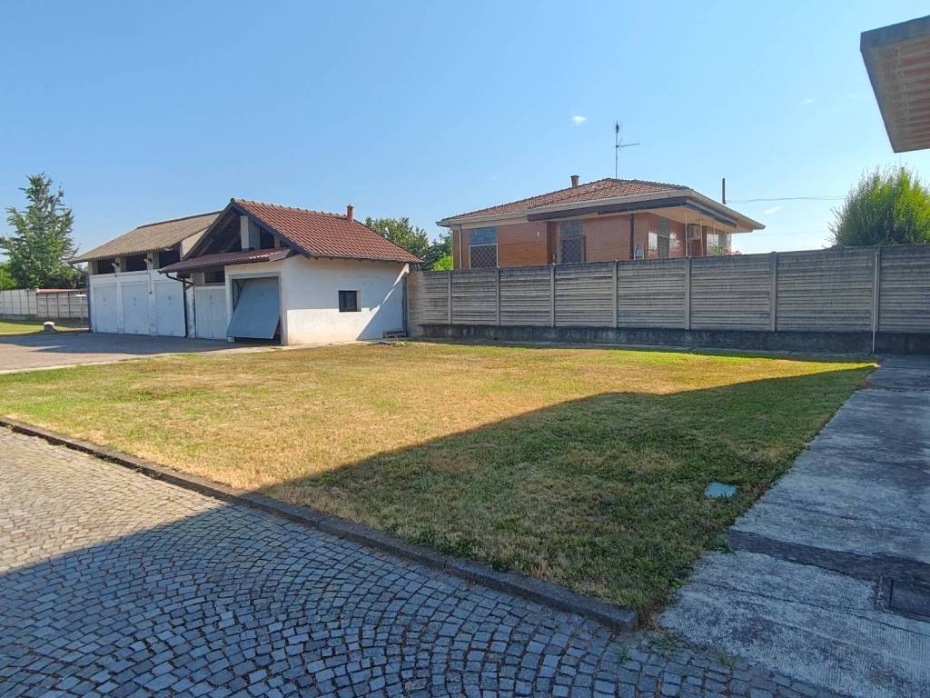Villa a Cassolnovo in Via Lavatelli, 46 - Foto 2