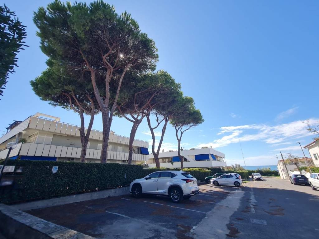 Appartamento a Santa marinella in Lungomare Guglielmo Marconi, 158 - Foto 2