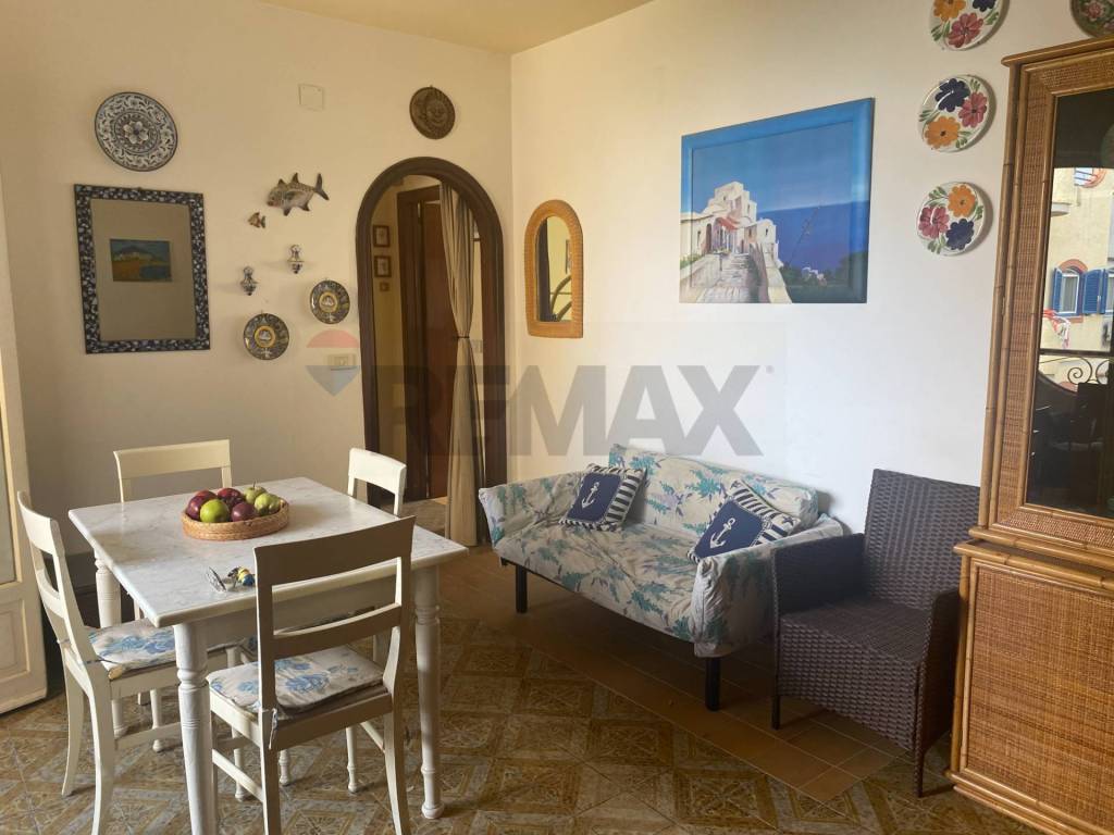 Appartamento a Giardini-naxos in via teocle, 36 - Foto 2