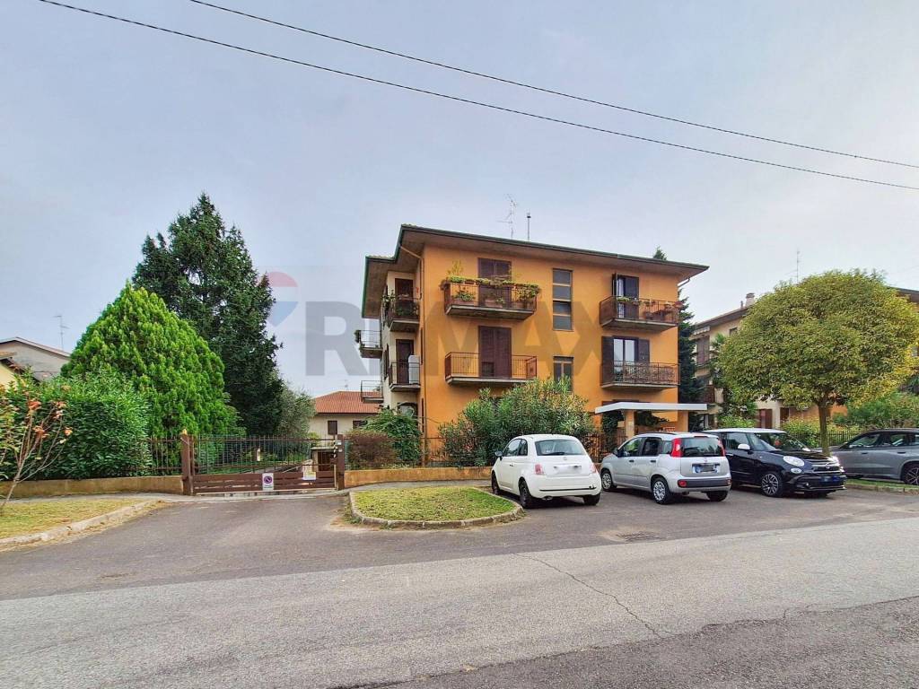 Appartamento a Cassano magnago in VIA PUCCINI, 25 - Foto 2