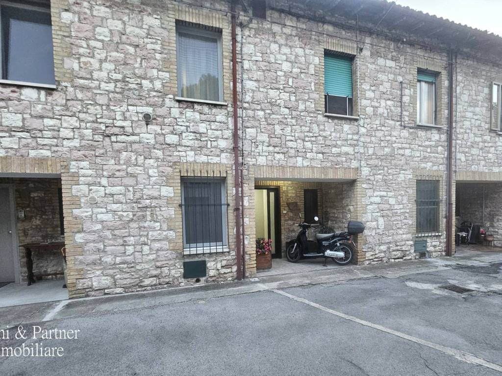 Villetta a schiera a Assisi in Via della Madonna dell'Olivo, 47 - Foto 5