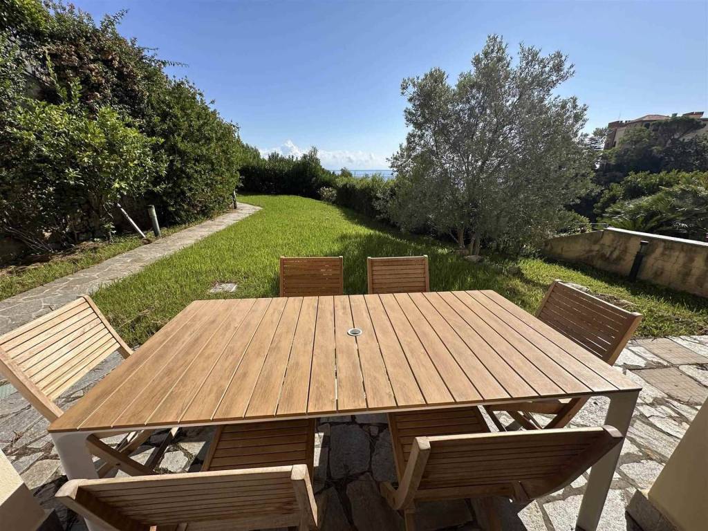 Appartamento a Spotorno in via serra 63 - Foto 4