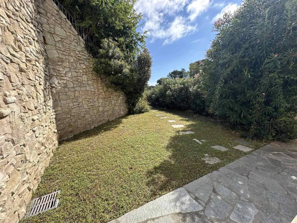 Appartamento a Spotorno in Via Serra 63 - Foto 4