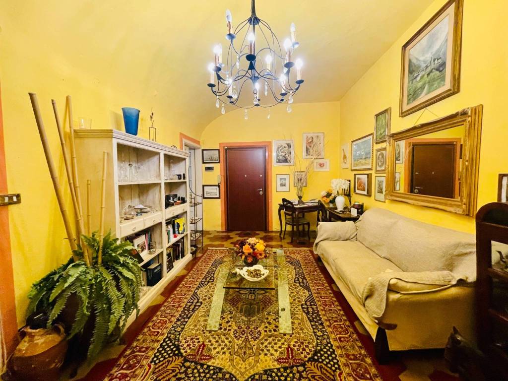 Appartamento a Sarzana in Via Giuseppe Mazzini, 13 - Foto 2