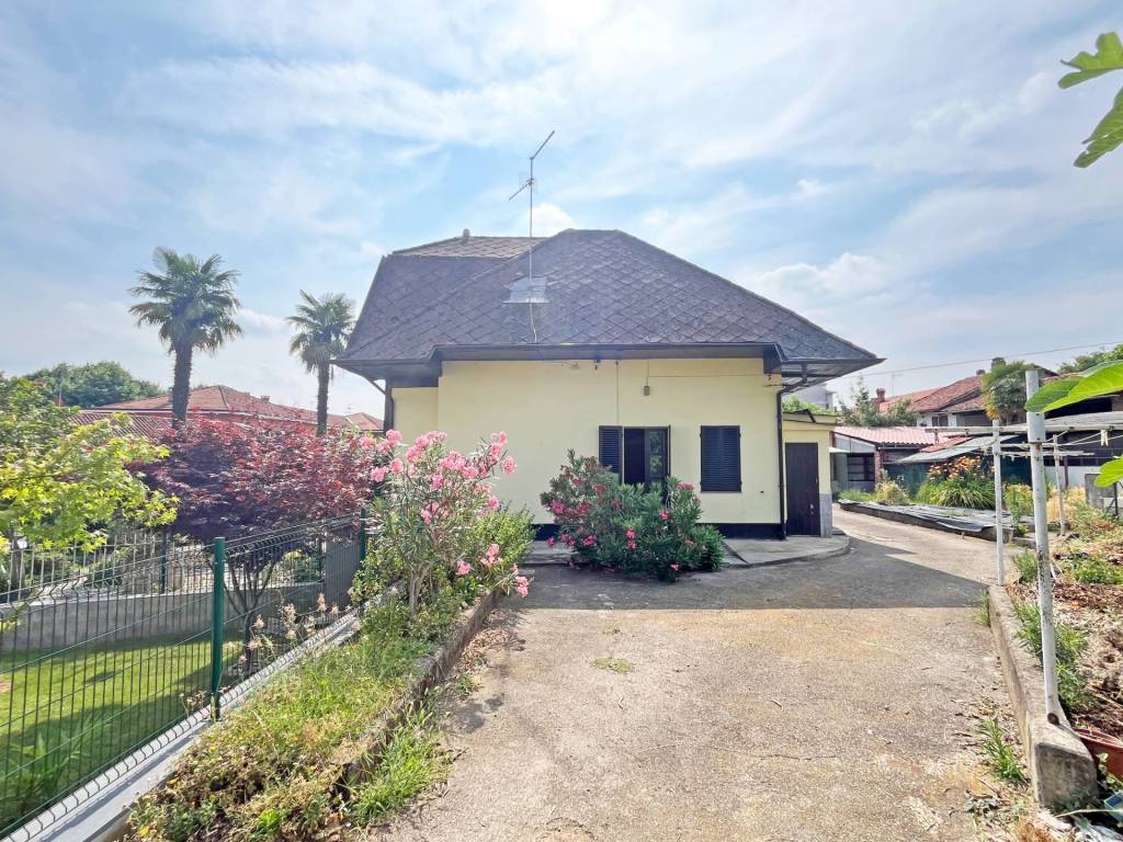 Casa indipendente a Pinerolo in VIA MAESTRA RIVA, 27 - Foto 3