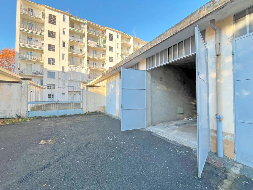 Box / garage a Pinerolo in via Enrico Cravero, 58 - Foto 3
