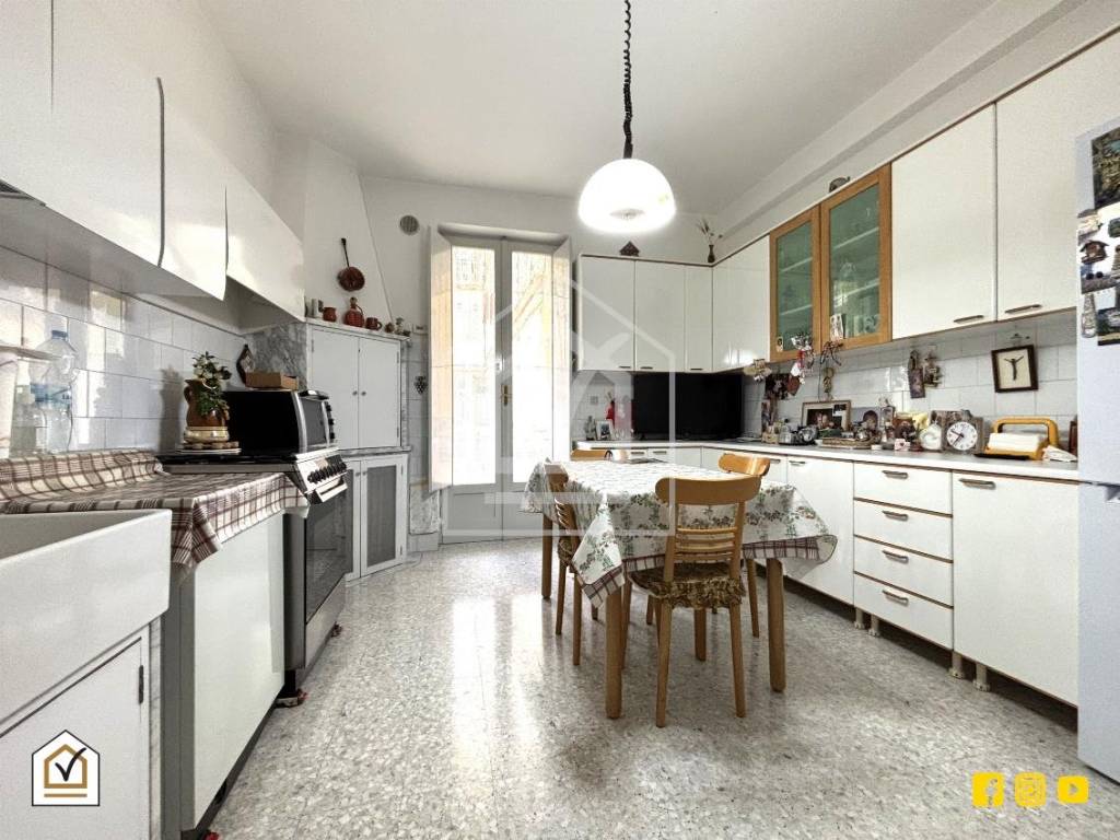 Appartamento a Giovinazzo in Via Luigi Einaudi - Foto 3