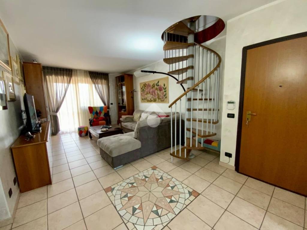 Appartamento a Borgaro torinese in Via Bertino, 21 - Foto 2
