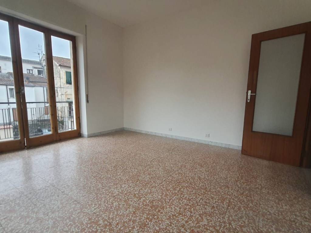 Appartamento a Sarzana in Via Torrione San Francesco - Foto 4