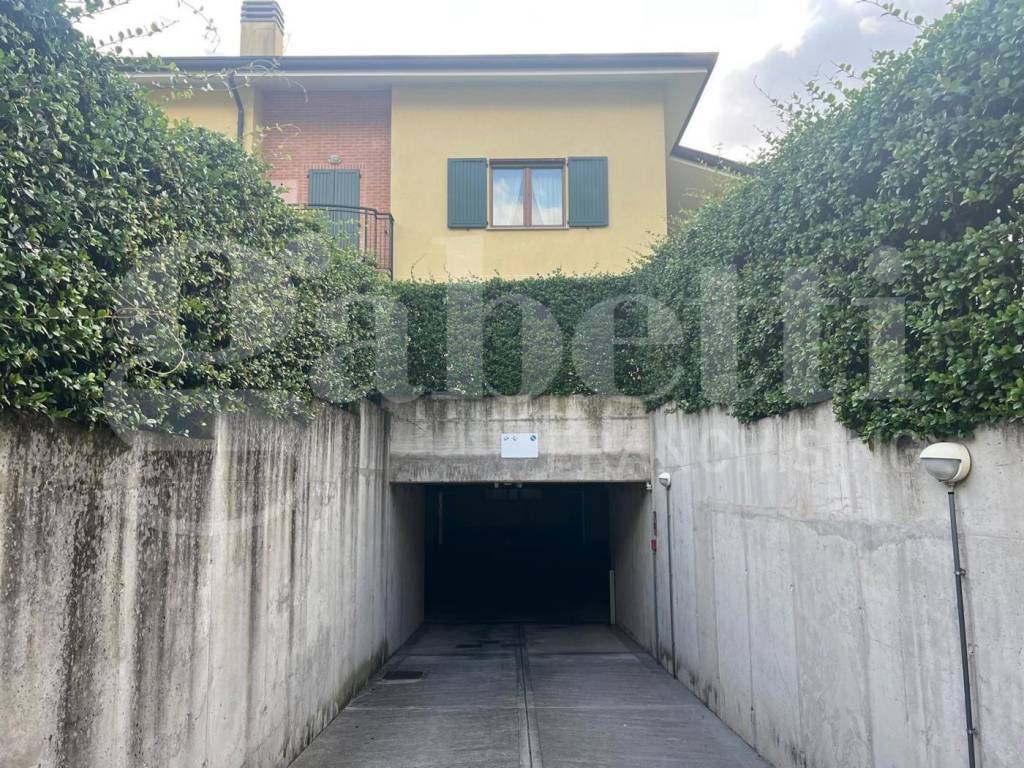 Box / garage a Malgrate in via Ugo Foscolo, 4 - Foto 4