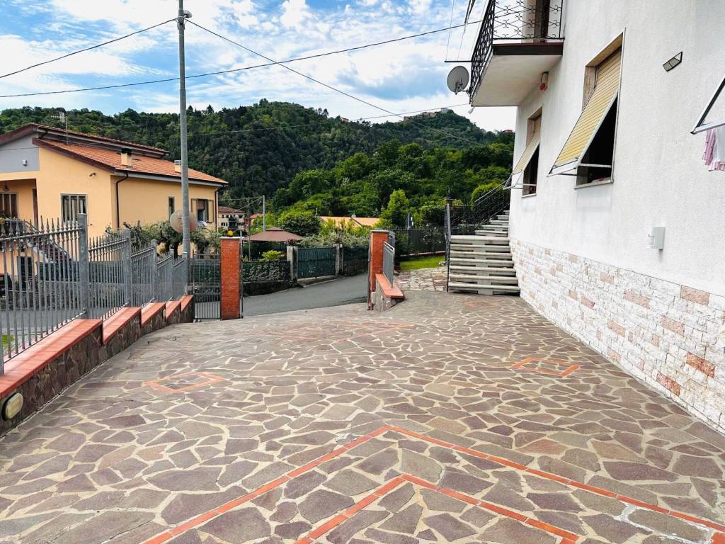 Villa a Follo in Via 1 Maggio, 13 - Foto 3