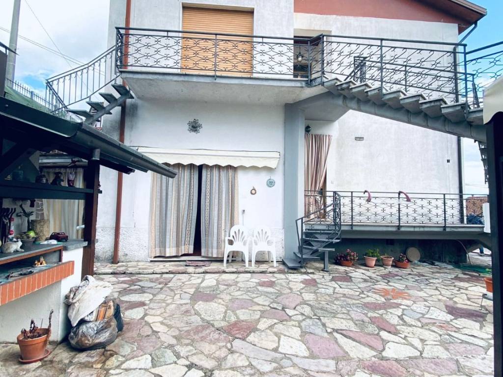 Villa a Follo in Via 1 Maggio, 13 - Foto 4