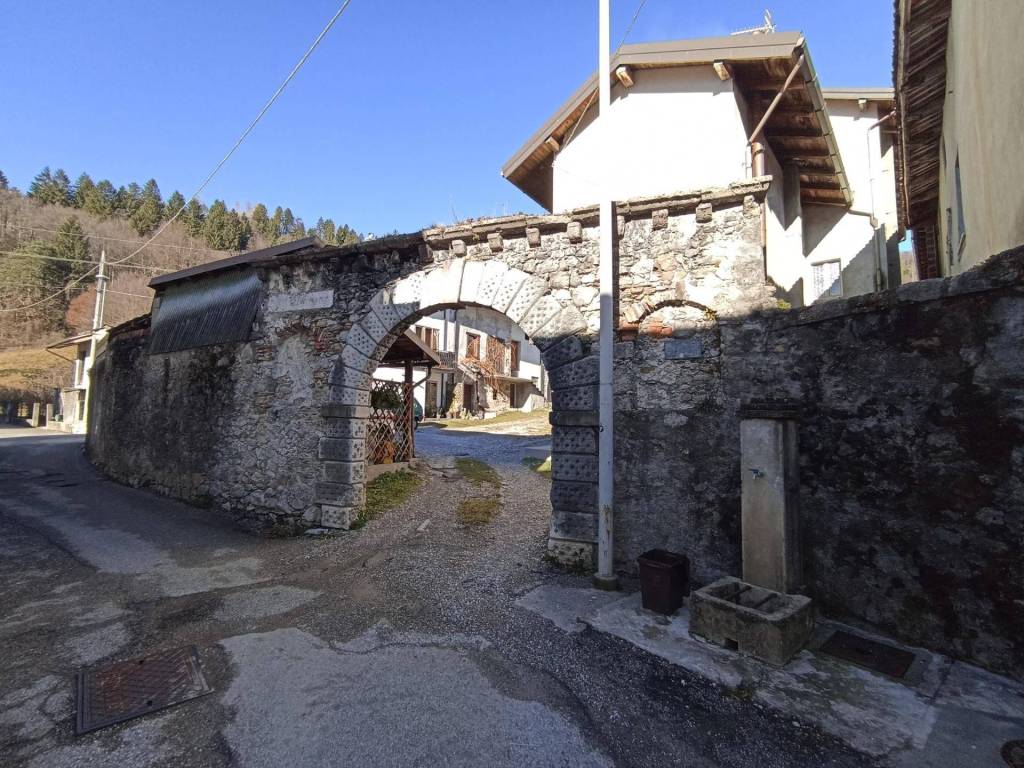 Villa a Tolmezzo in via Enrico Dandolo, 2 - Foto 2