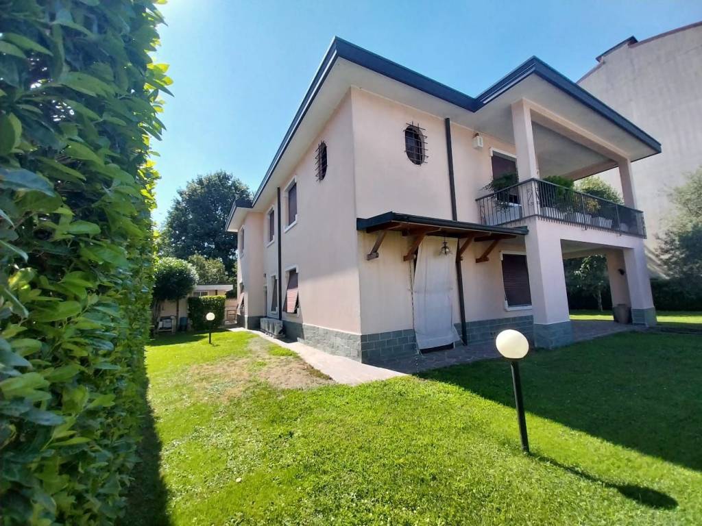 Villa a Bareggio in Via Arturo Toscanini, 7 - Foto 4