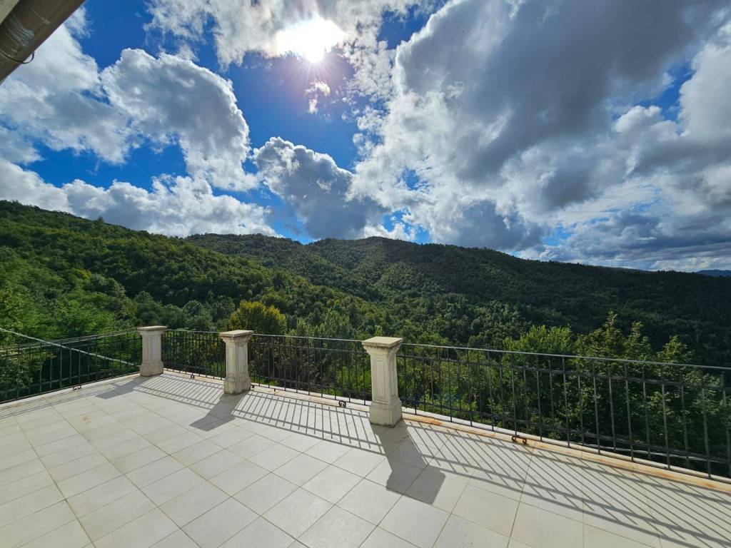 Villa a Sesta godano in Via 24 Maggio - Foto 2